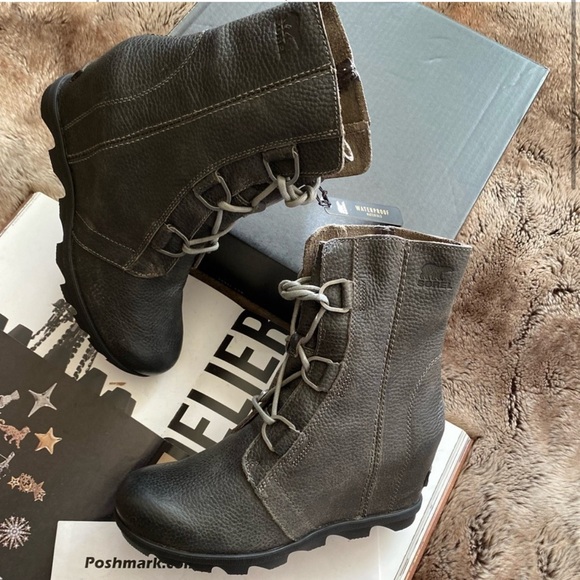 Sorel Joan of Arctic leather Wedge II Boot - Picture 1 of 5